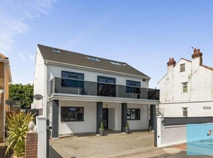 5 Bedroom House Lancing West Sussex
