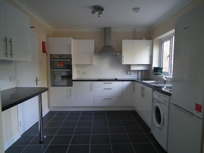 5 Bedroom Semi-detached House For Rent In Colchester, Essex