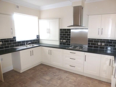 Holderness Road, HULL - 2 bedroom apartment