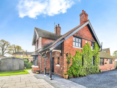 Main Street, Riccall, York - 4 bedroom detached house