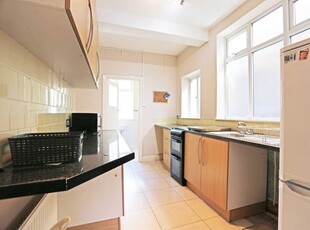 1 bedroom flat to rent Romford, RM6 6NB