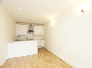 1 Bedroom Ground Floor Flat For Rent In London