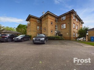 2 Bedroom Apartment For Rent In Staines-upon-thames, Surrey