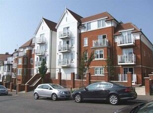 2 bedroom apartment to rent Southend-on-sea, SS0 8FG