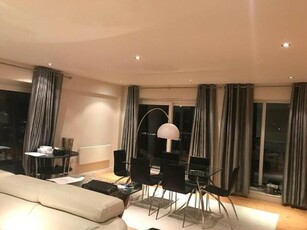 3 Bedroom Apartment For Rent In London