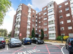 3 Bedroom Apartment For Sale In London