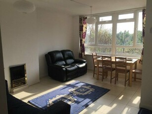 3 bedroom flat to rent London, E14 3HB