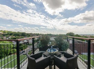 3 Bedroom Penthouse For Sale In Hampstead, London