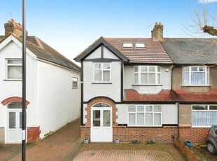 4 Bedroom Semi-detached House For Sale In Croydon