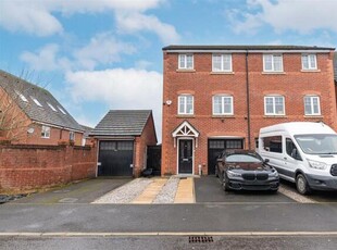 4 Bedroom Town House For Sale In Heywood