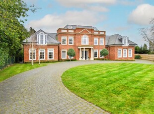 Luxury 6 bedroom Detached House for sale in Cobham, United Kingdom
