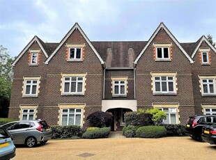 Luxury penthouse for sale in Reigate, United Kingdom
