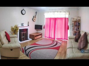 3 Bedroom Bungalow For Rent In Luton