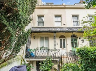 3 Bedroom Mews Property For Sale In Pimlico, London