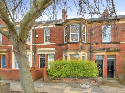 6 bedroom terraced house for sale in Doncaster Road, Newcastle Upon Tyne, NE2