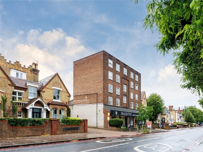 Upper Richmond Road, London, SW15 2 bedroom flat/apartment in London