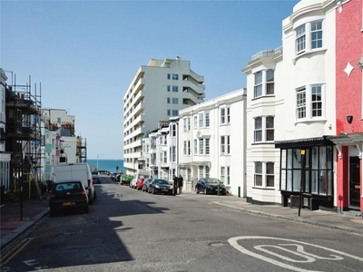 2 bedroom maisonette for sale in Western Street, Brighton, East Sussex, BN1