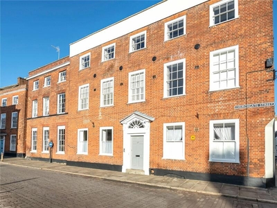 3 bedroom flat for sale in Bury St Edmunds, Suffolk, IP33