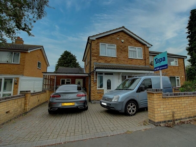 3 bedroom semi-detached house for sale in Coombe Rise, Oadby, LE2