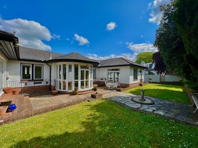 4 bedroom detached bungalow for rent in Mannamead, Plymouth, PL3
