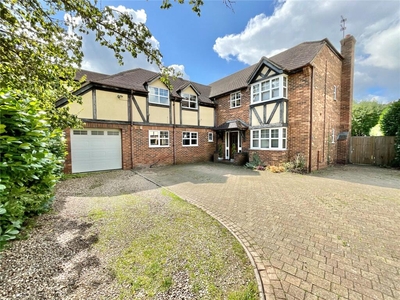5 bedroom detached house for sale in Deanery Crescent, Leicester, Leicestershire, LE4