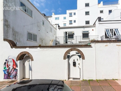 6 bedroom house for sale in Queensbury Mews, Brighton, BN1
