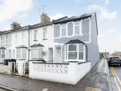 4 Bedroom End Of Terrace House For Sale In Ashford