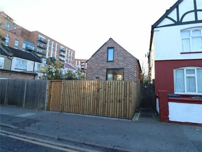 1 Bedroom Detached House For Sale In Colindale, London