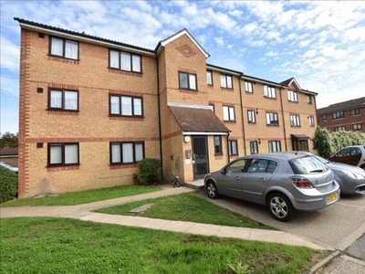 1 Bedroom Flat For Sale In Feltham, Middlesex