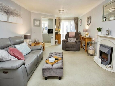 1 Bedroom Flat For Sale In Lee-on-the-solent, Hampshire
