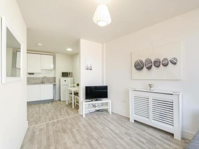 1 Bedroom Flat For Sale In Tooting Broadway, London