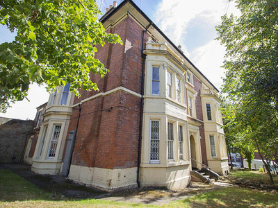 12 Bedroom Semi-detached House For Rent In Nottingham