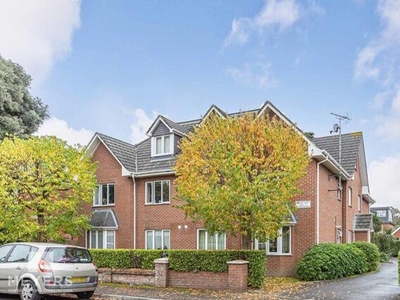 2 Bedroom Apartment For Sale In 39 Hamilton Road, Bournemouth