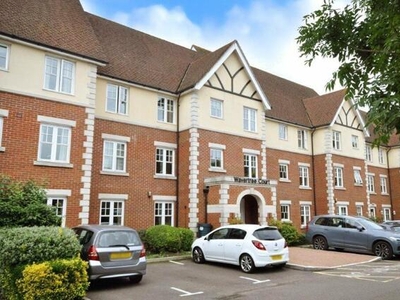 2 Bedroom Apartment For Sale In 59 Massetts Road, Horley
