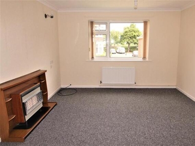 2 Bedroom Apartment For Sale In Cleethorpes, N.e. Lincs