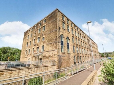 2 Bedroom Apartment For Sale In Glossop, Derbyshire