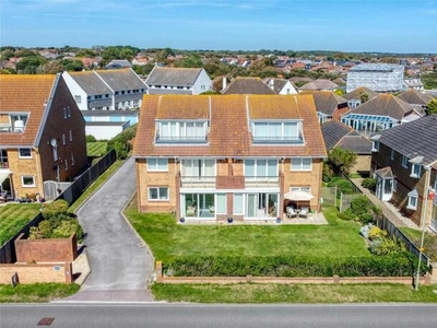 2 Bedroom Apartment For Sale In Lymington, Hampshire