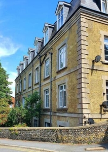 2 Bedroom Apartment For Sale In Newhaven, East Sussex