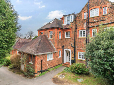 2 Bedroom Apartment For Sale In Weybridge