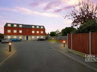 2 Bedroom Apartment For Sale In Wickford