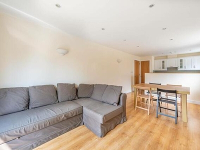 2 Bedroom Flat For Rent In Acton, London