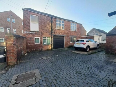 2 Bedroom Flat For Sale In Grantham, Lincolnshire