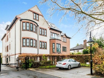 2 Bedroom Flat For Sale In Sale, Greater Manchester