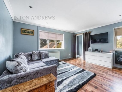2 Bedroom Flat For Sale In Tentelow Lane, Norwood Green