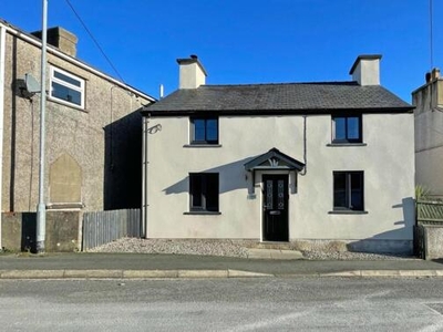 2 Bedroom Link Detached House For Sale In Caernarfon, Gwynedd