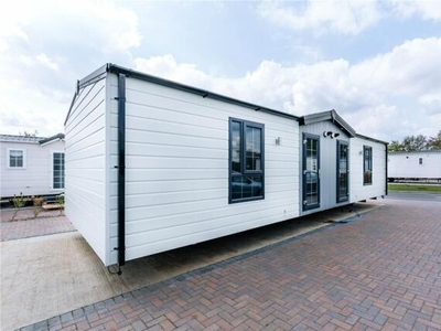 2 Bedroom Lodge For Sale In West Hyde, Rickmansworth