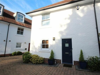 2 Bedroom Mews Property For Rent In Sevenoaks, Kent