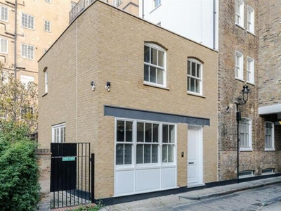 2 Bedroom Mews Property For Sale In Colonnade