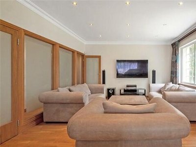 3 Bedroom Apartment For Rent In St Johns Wood, London
