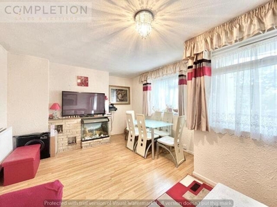3 Bedroom Apartment For Sale In Three Bedroom Flat, Earlham Grove